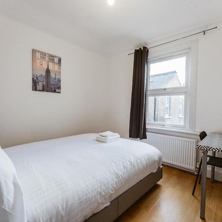 Mile End Double Rooms 86A London Exterior foto